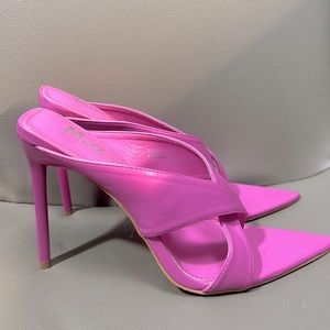 Fun neon pink heels, new w/tags, 8.5